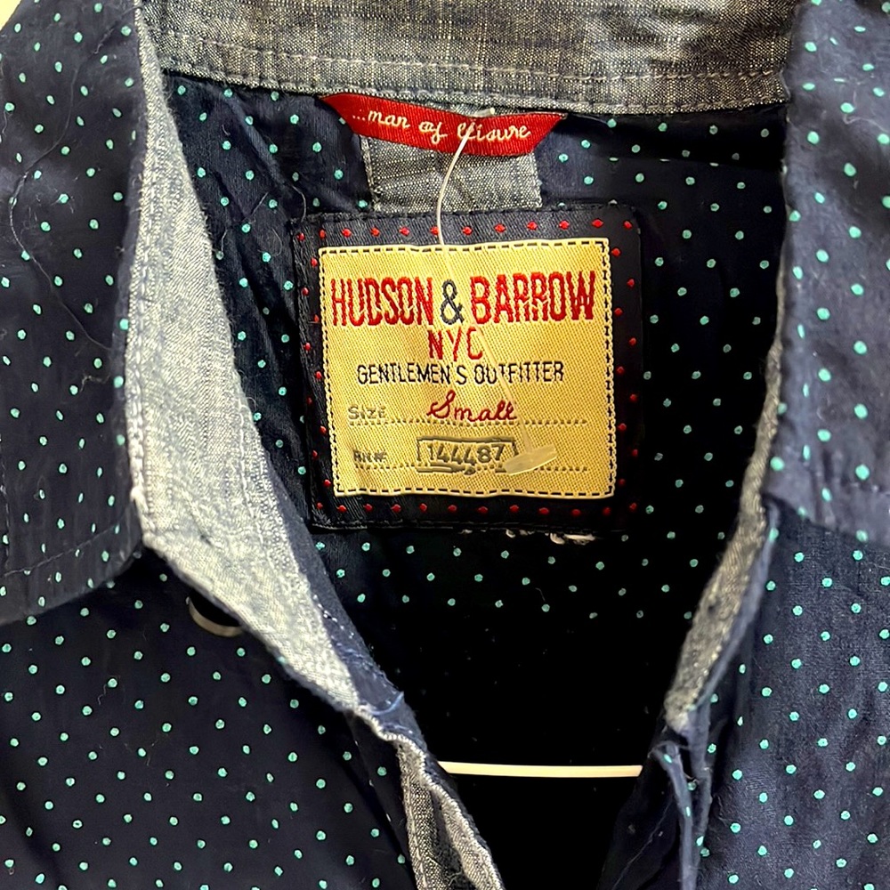 NWOT Hudson & Barrow small men's long sleeve shirt